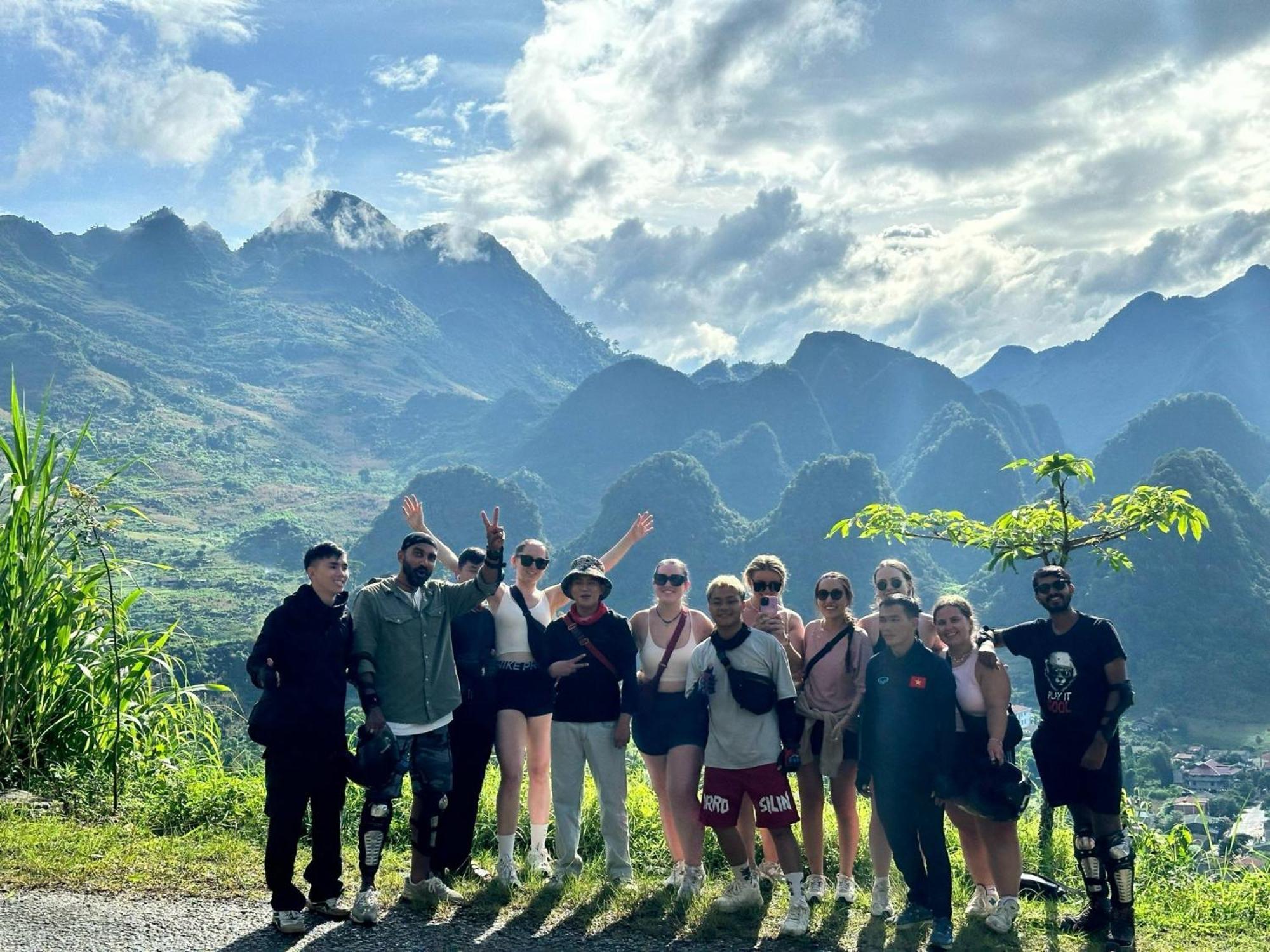 Bong Hostel Ha Giang Loop Экстерьер фото